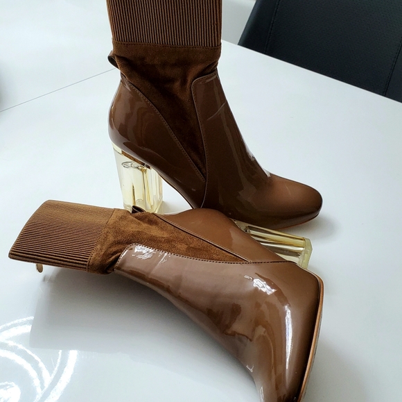 Boots - Picture 7 of 7